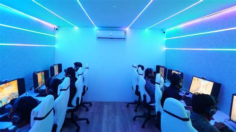 Gaming Cafes in India – The Bangalore eSports Café Dawn.